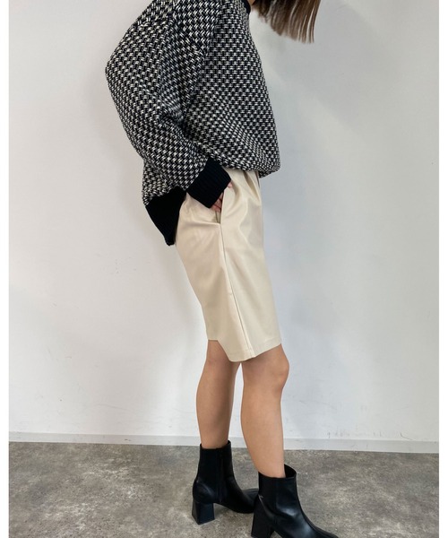MLI'A(エムリア)の「フェイクレザーショート/パンツ(その他パンツ・レディース・アイボリー/ブラウン/ブラック・FREE)」の7枚目の写真