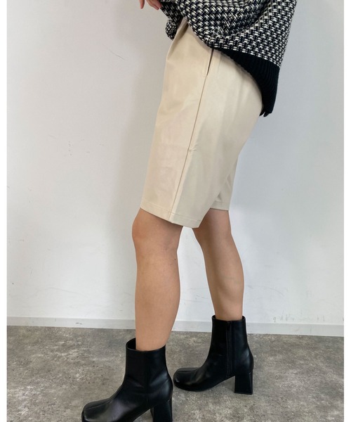 MLI'A(エムリア)の「フェイクレザーショート/パンツ(その他パンツ・レディース・アイボリー/ブラウン/ブラック・FREE)」の8枚目の写真