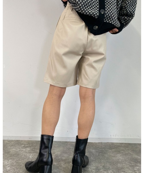 MLI'A(エムリア)の「フェイクレザーショート/パンツ(その他パンツ・レディース・アイボリー/ブラウン/ブラック・FREE)」の11枚目の写真