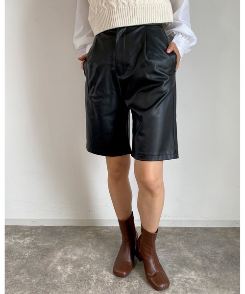 MLI'A(エムリア)の「フェイクレザーショート/パンツ(その他パンツ・レディース・アイボリー/ブラウン/ブラック・FREE)」の14枚目の写真