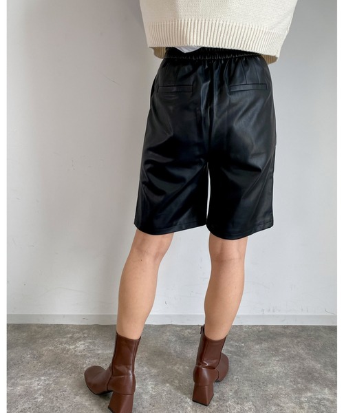 MLI'A(エムリア)の「フェイクレザーショート/パンツ(その他パンツ・レディース・アイボリー/ブラウン/ブラック・FREE)」の18枚目の写真