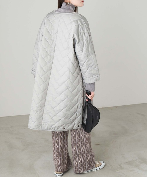 Chaco closet（チャコ クローゼット）の「ライナーキルトAラインロングノーカラーコート（ノーカラーコート・レディース・ブラック/ライトベージュ/ネイビー/グレー・FREE）」の12枚目の写真