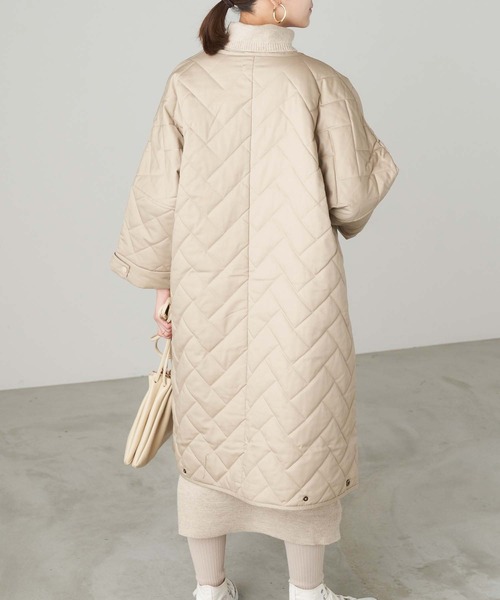 Chaco closet（チャコ クローゼット）の「ライナーキルトAラインロングノーカラーコート（ノーカラーコート・レディース・ブラック/ライトベージュ/ネイビー/グレー・FREE）」の16枚目の写真