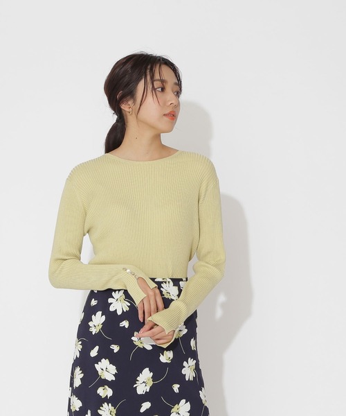 NATURAL BEAUTY BASIC（ナチュラルビューティーベーシック）の「ボタンスリーブリブニット（ニット/セーター・レディース・ホワイト系その他/グレー/イエロー・MEDIUM）」の3枚目の写真