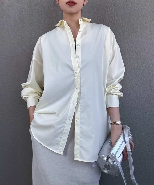 Emma Taylor（エマテイラー）の「【シルエット変更可！】パール釦オーバーサイズシャツ（シャツ/ブラウス・レディース・ホワイト/パープル/ネイビー/サックスブルー/オレンジ/グリーン/ダークネイビー/ベージュ/ピンク/ライトイエロー/ライトブルー/グレー/ライトグリーン/サックスブルー系/ベージュ系その他/ライトピンク/ベージュ系2/モカ/サックスブルー系2/ブルー系その他/ブラウン/ホワイト系その他/グレイッシュベージュ/クリーム・FREE）」の8枚目の写真