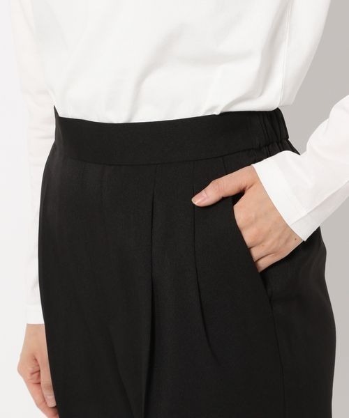 LOWRYS FARM（ローリーズファーム）の「ラクビテーパードパンツ　265283（その他パンツ・レディース・ブラック/ブラウン/グリーン/アイボリー・SMALL/MEDIUM/LARGE）」の11枚目の写真