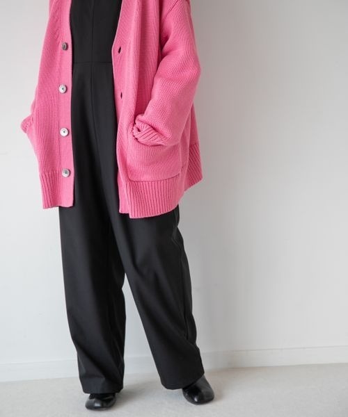 カーディガン　ピンク yuw（ユウ）の「UNISEX Vネックカーディガン 272076