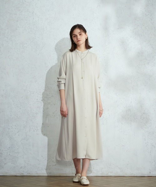 LE SOUK HOLIDAY(ルスークホリデー)の「バックタックワンピース(ワンピース・レディース・ベージュ/ネイビー・M/L)」の1枚目の写真