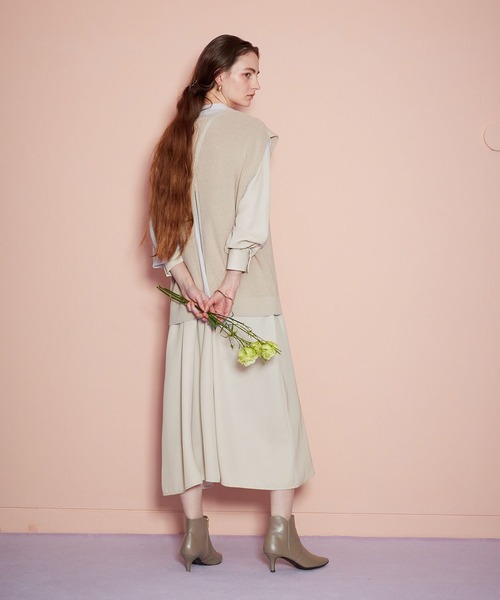 LE SOUK HOLIDAY(ルスークホリデー)の「バックタックワンピース(ワンピース・レディース・ベージュ/ネイビー・M/L)」の3枚目の写真