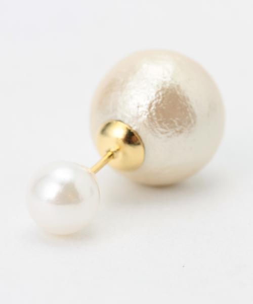 BEAMS BOY（ビームスボーイ）の「BEAMS BOY / コットン シェル パール ピアス（ピアス（両耳用）・レディース・ホワイト・ONE SIZE）」の5枚目の写真