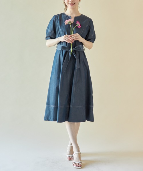 tocco closet（トッコ　クローゼット）の「ウエストりぼん付き配色ステッチ入りデニムワンピース（ワンピース・レディース・ネイビー/ブルー・M）」の11枚目の写真