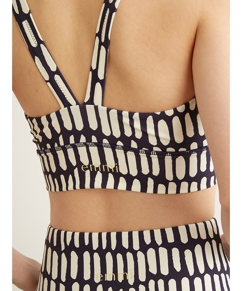 emmi(エミ)の「【emmi yoga】モダンペイントブラトップ(インナーウェア/肌着・レディース・ベージュ/ネイビー/レッド・1/0)」の7枚目の写真