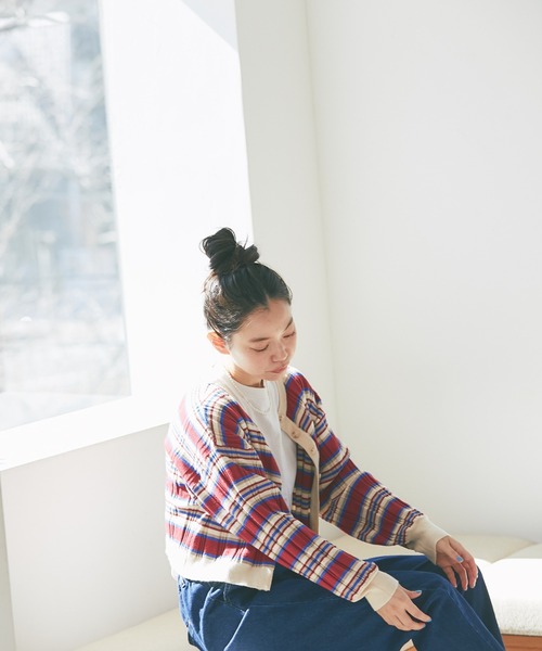 and R（アンドアール）の「マルチボーダーカーディガン（カーディガン/ボレロ・レディース・レッド/グリーン・FREE）」の2枚目の写真