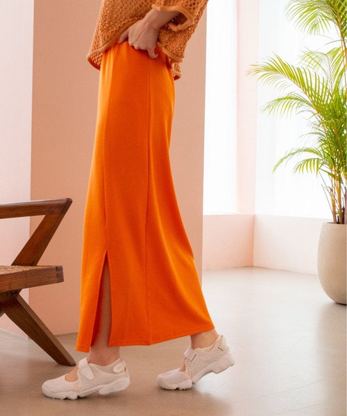 ANGIE（アンジー）の「フライススリットタイトスカート（スカート・レディース・ブラック/レッド/オレンジ/ブルー・FREE）」の14枚目の写真