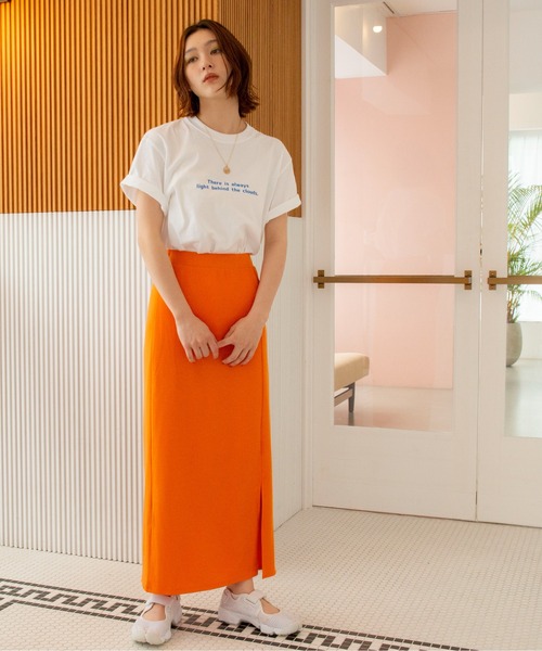 ANGIE（アンジー）の「フライススリットタイトスカート（スカート・レディース・ブラック/レッド/オレンジ/ブルー・FREE）」の17枚目の写真