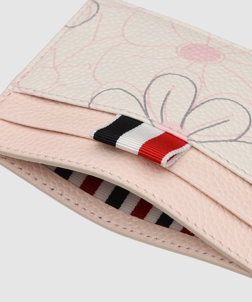 THOM BROWNE（トムブラウン）の「SINGLE CARD HOLDER IN 3D FLORAL PRINT ON PEBBLE