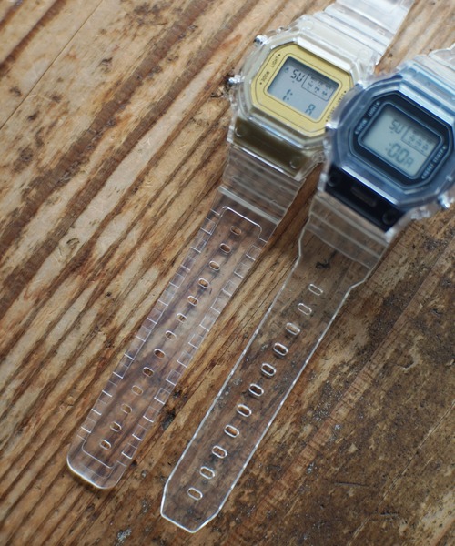 Port（ポート）の「フェイスカラー クリア デジタル ウォッチ