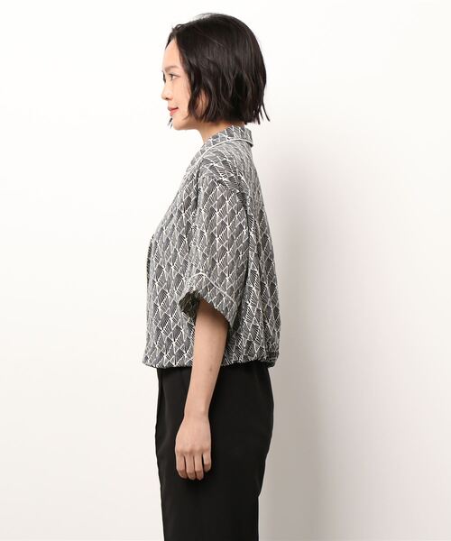 LOWRYS FARM（ローリーズファーム）の「キカパイピングシャツ　283366（シャツ/ブラウス・レディース・ブラック/ダークブラウン/ブラウン・FREE）」の4枚目の写真