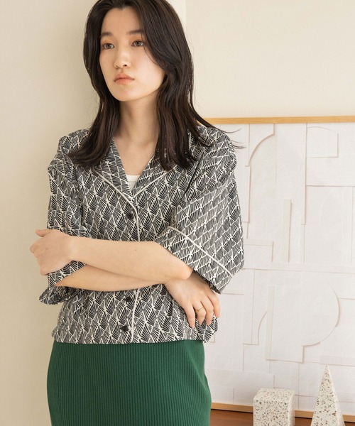 LOWRYS FARM（ローリーズファーム）の「キカパイピングシャツ　283366（シャツ/ブラウス・レディース・ブラック/ダークブラウン/ブラウン・FREE）」の2枚目の写真