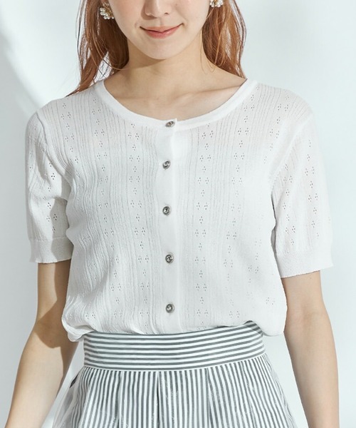 tocco closet(トッコ クローゼット)の「クリアビジューボタン透かし編みニットカーディガン(カーディガン/ボレロ・レディース・ネイビー/レッド/アイボリー・M)」の5枚目の写真
