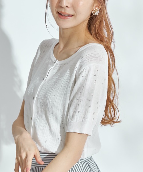 tocco closet(トッコ クローゼット)の「クリアビジューボタン透かし編みニットカーディガン(カーディガン/ボレロ・レディース・ネイビー/レッド/アイボリー・M)」の7枚目の写真