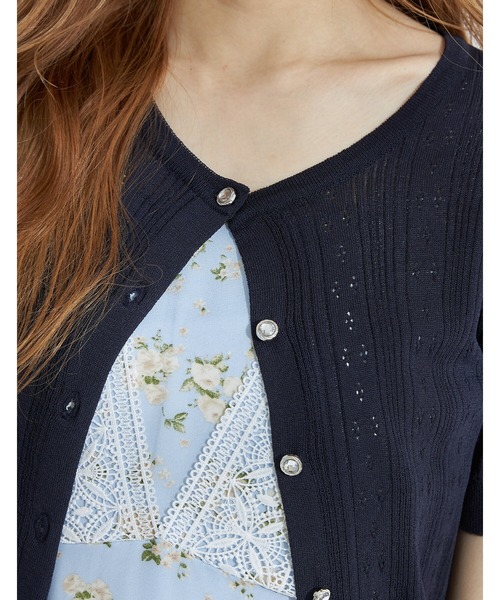 tocco closet(トッコ クローゼット)の「クリアビジューボタン透かし編みニットカーディガン(カーディガン/ボレロ・レディース・ネイビー/レッド/アイボリー・M)」の10枚目の写真