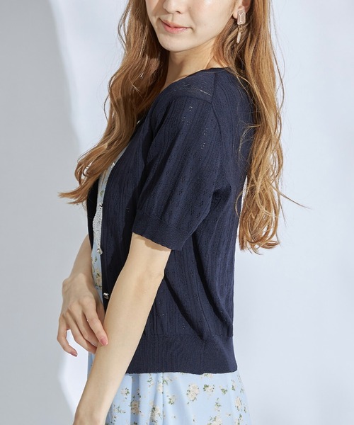 tocco closet(トッコ クローゼット)の「クリアビジューボタン透かし編みニットカーディガン(カーディガン/ボレロ・レディース・ネイビー/レッド/アイボリー・M)」の12枚目の写真