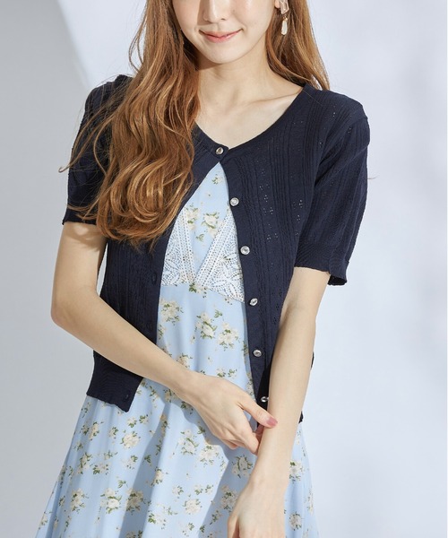 tocco closet(トッコ クローゼット)の「クリアビジューボタン透かし編みニットカーディガン(カーディガン/ボレロ・レディース・ネイビー/レッド/アイボリー・M)」の9枚目の写真
