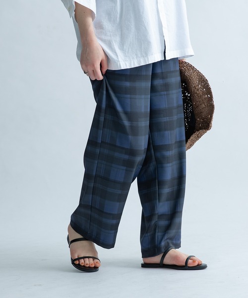 FORK&SPOON(フォークアンドスプーン)の「FORK&SPOON チェックプリントパンツ(その他パンツ・レディース・オリーブ/ネイビー・1)」の2枚目の写真