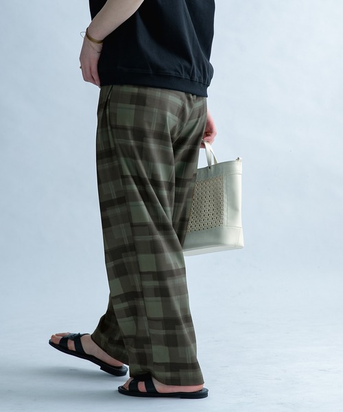 FORK&SPOON(フォークアンドスプーン)の「FORK&SPOON チェックプリントパンツ(その他パンツ・レディース・オリーブ/ネイビー・1)」の18枚目の写真