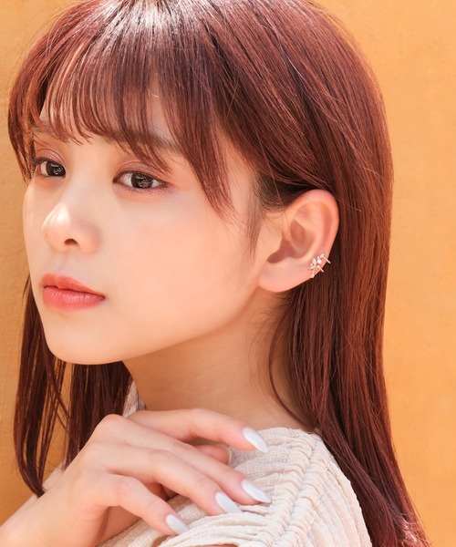 Phoebe(フィービィー)の「ボタニカルラインイヤーカフ(イヤーカフ・レディース・イエローゴールド/ピンクゴールド・FREE)」の3枚目の写真