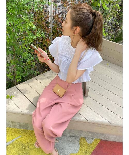 Ungrid(アングリッド)の「コットンノースリフリルブラウス(シャツ/ブラウス・レディース・オフホワイト/パープル/ブラック・FREE)」の4枚目の写真