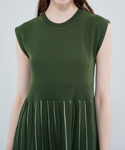 WRAPINKNOT(ラッピンノット)の「【WRAPINKNOT(ラッピンノット)】《STUDIOUS別注》別注ニットプリーツワンピース WZ22S-LOP23(ワンピース・レディース・ブラック/カーキ/ブルー・0/1)」の8枚目の写真