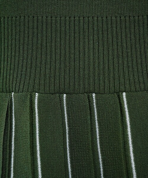 WRAPINKNOT(ラッピンノット)の「【WRAPINKNOT(ラッピンノット)】《STUDIOUS別注》別注ニットプリーツワンピース WZ22S-LOP23(ワンピース・レディース・ブラック/カーキ/ブルー・0/1)」の16枚目の写真
