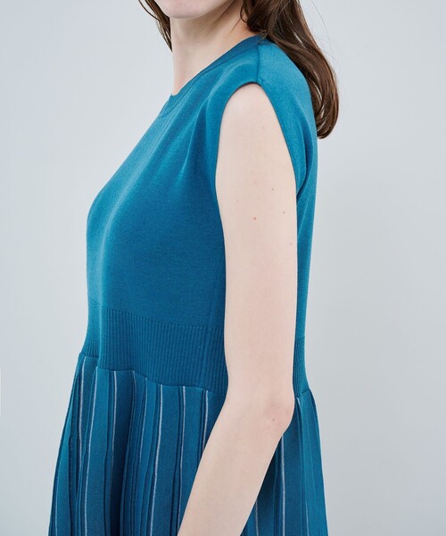 WRAPINKNOT(ラッピンノット)の「【WRAPINKNOT(ラッピンノット)】《STUDIOUS別注》別注ニットプリーツワンピース WZ22S-LOP23(ワンピース・レディース・ブラック/カーキ/ブルー・0/1)」の14枚目の写真