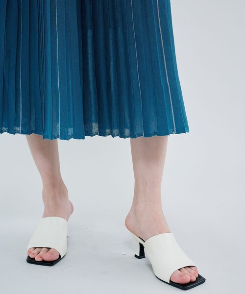 WRAPINKNOT(ラッピンノット)の「【WRAPINKNOT(ラッピンノット)】《STUDIOUS別注》別注ニットプリーツワンピース WZ22S-LOP23(ワンピース・レディース・ブラック/カーキ/ブルー・0/1)」の7枚目の写真