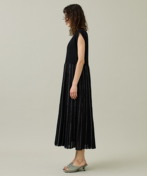 WRAPINKNOT(ラッピンノット)の「【WRAPINKNOT(ラッピンノット)】《STUDIOUS別注》別注ニットプリーツワンピース WZ22S-LOP23(ワンピース・レディース・ブラック/カーキ/ブルー・0/1)」の21枚目の写真