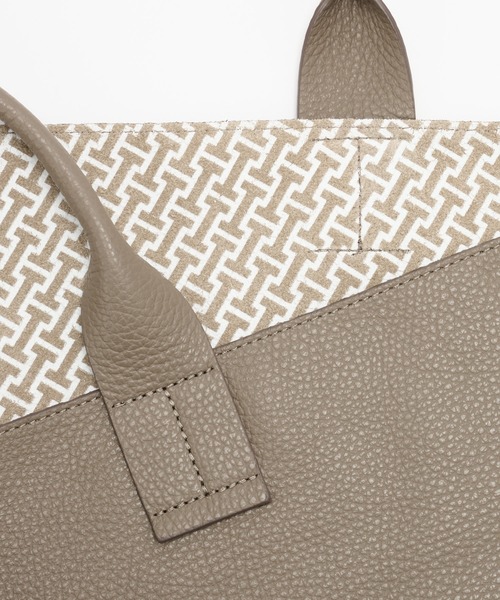 IACUCCI（イアクッチ）の「オペラ CERVO/STAMPA INTERNA（トート