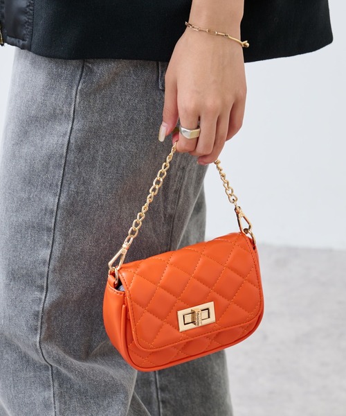 COLONY 2139(コロニートゥーワンスリーナイン)の「キルティング2WAYショルダーバッグ / ハンドバッグ(ショルダーバッグ・レディース・ブラック/ベージュ/オレンジ/グリーン・FREE)」の4枚目の写真