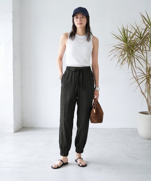 STYLE DELI(スタイルデリ)の「【LUXE】シャーリングプリーツジョガーパンツ(その他パンツ・レディース・ブラック/グリーン系・SMALL/MEDIUM)」の10枚目の写真
