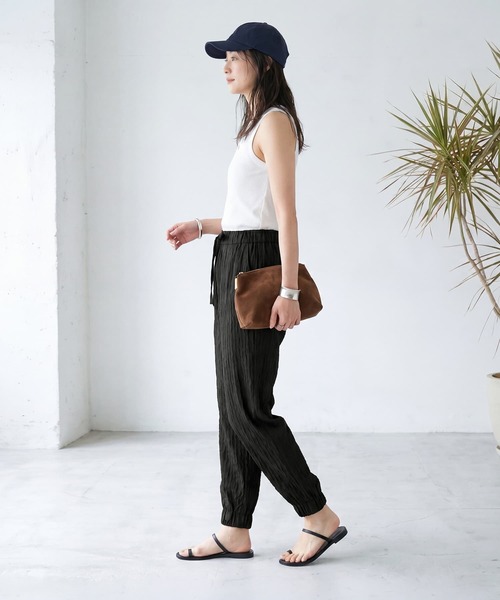 STYLE DELI(スタイルデリ)の「【LUXE】シャーリングプリーツジョガーパンツ(その他パンツ・レディース・ブラック/グリーン系・SMALL/MEDIUM)」の5枚目の写真