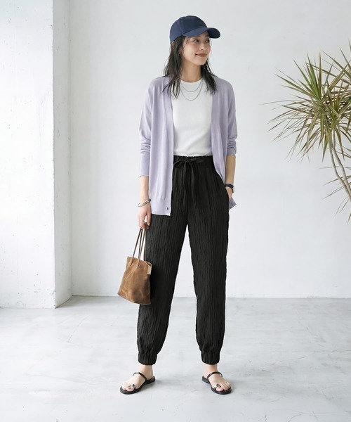 STYLE DELI(スタイルデリ)の「【LUXE】シャーリングプリーツジョガーパンツ(その他パンツ・レディース・ブラック/グリーン系・SMALL/MEDIUM)」の3枚目の写真