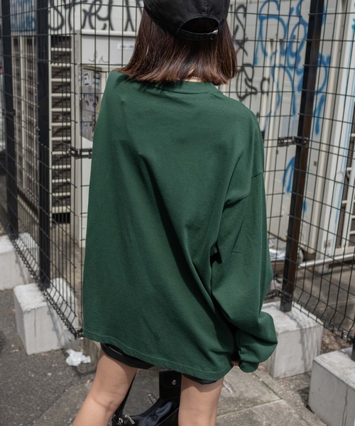 WEGO(ウィゴー)の「WEGO/【2点セット】アクセ付きカレッジロンT(Tシャツ/カットソー・メンズ・スミクロ/ホワイト/ダークグリーン・MEDIUM/LARGE)」の4枚目の写真