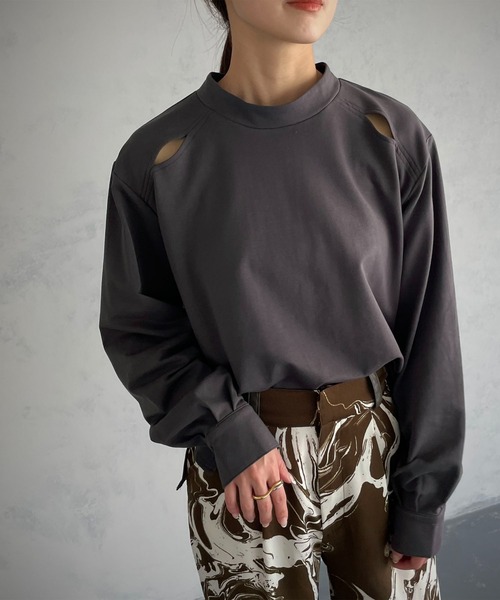 &g'aime(アンジェム)の「【&g’aime】ショルダースリットトップス(Tシャツ/カットソー・レディース・チャコールグレー/ブラック/ベージュ・FREE)」の21枚目の写真