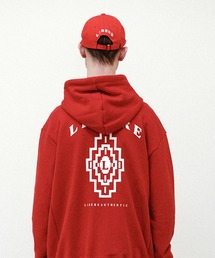 LIBERE（リベーレ）の「LIBERE リベーレ / CHIMAYO HOODIE チマヨバックプリントビッグシルエットジップパーカー / 225283-225284（パーカー）」