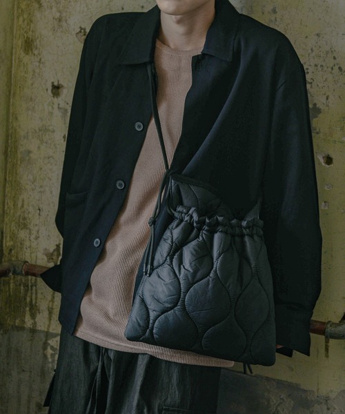 FOLLOWIN（フォロウィン）の「おしゃれデイリーキルティングクロスバック（ショルダーバッグ・レディース・ブラック/カーキ/ベージュ・ONE SIZE）」の10枚目の写真