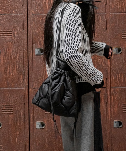 FOLLOWIN（フォロウィン）の「おしゃれデイリーキルティングクロスバック（ショルダーバッグ・レディース・ブラック/カーキ/ベージュ・ONE SIZE）」の12枚目の写真