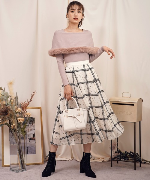 NOELA（ノエラ）の「【追加生産】ファートリムカラーニット（ニット/セーター・レディース・オフホワイト/ピンク・フリー）」の4枚目の写真