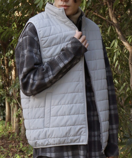 GIORDANO（ジョルダーノ）の「[ GIORDANO ]スタンドカラーパデッドベスト (ユニセックス)（ダウンベスト・レディース・ネイビー/グレー・MEDIUM/LARGE/X-LARGE）」の4枚目の写真