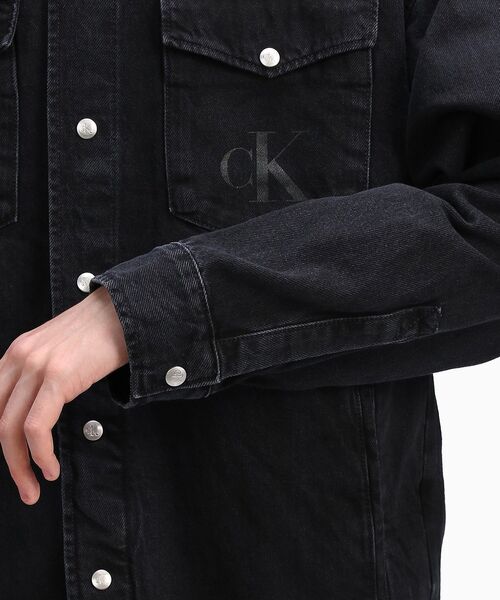 Calvin Klein(カルバン・クライン)の「オーバーサイズシャツジャケット(シャツ/ブラウス・メンズ・ブラック・S/L/XS/M)」の8枚目の写真